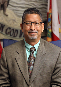 Gus Olmos